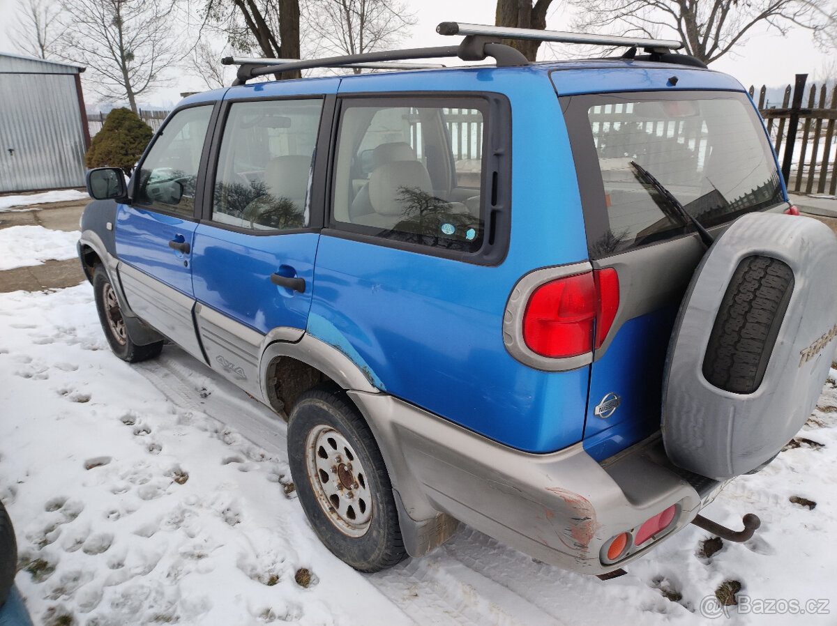 prodám střešní nosiče Nissan Terrano - 2