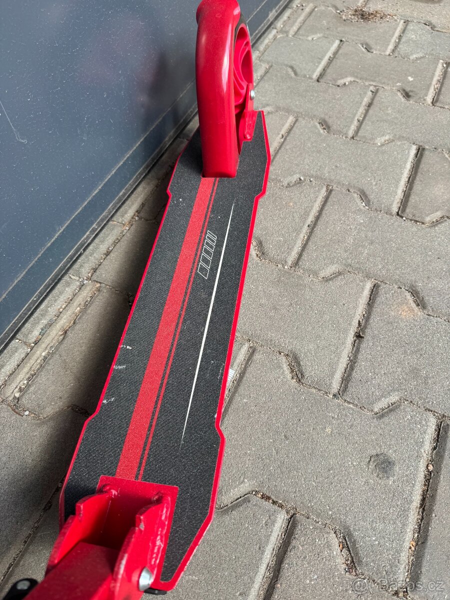 Koloběžka Ferrari - 2
