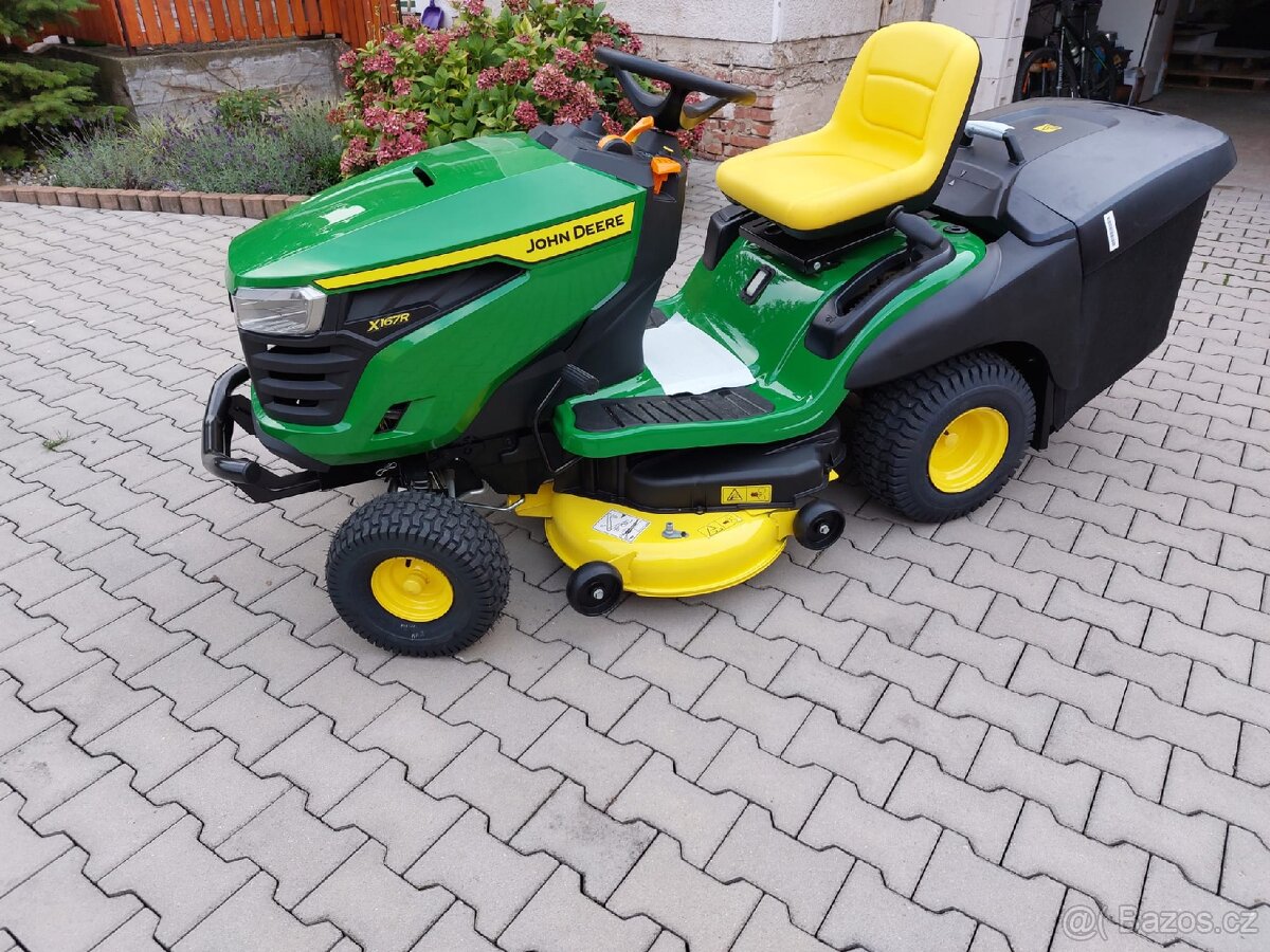 Zahradni traktor JOHN DEERE X167R - 2