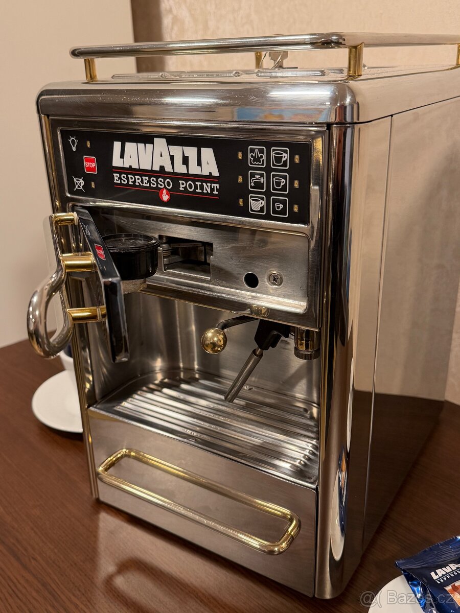 Kávovar LAVAZZA - 2