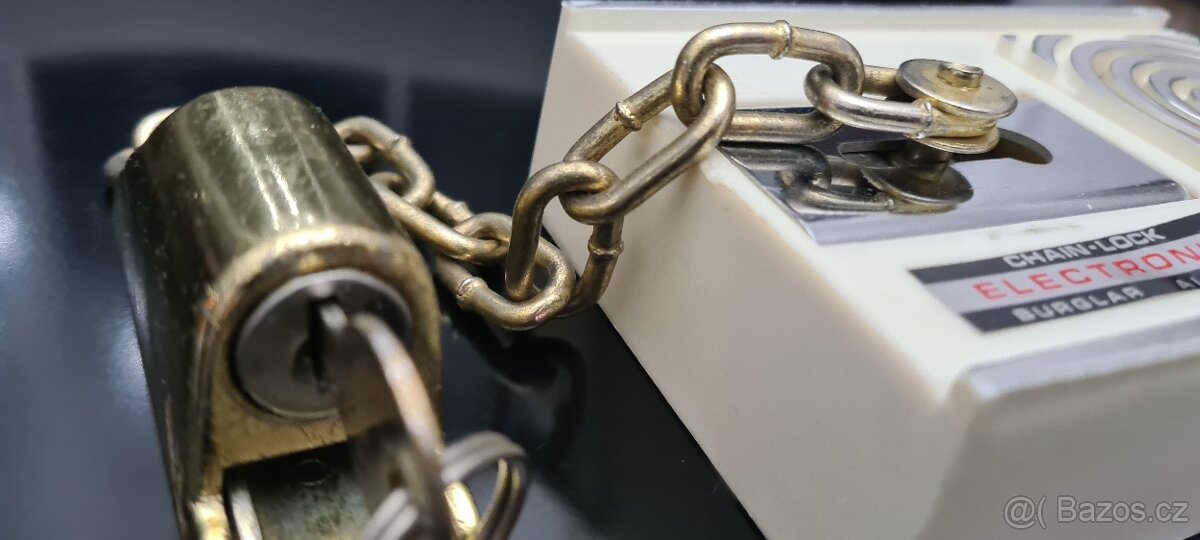 611 - bezpečnostní řetízek na dveře s alarmem - 2