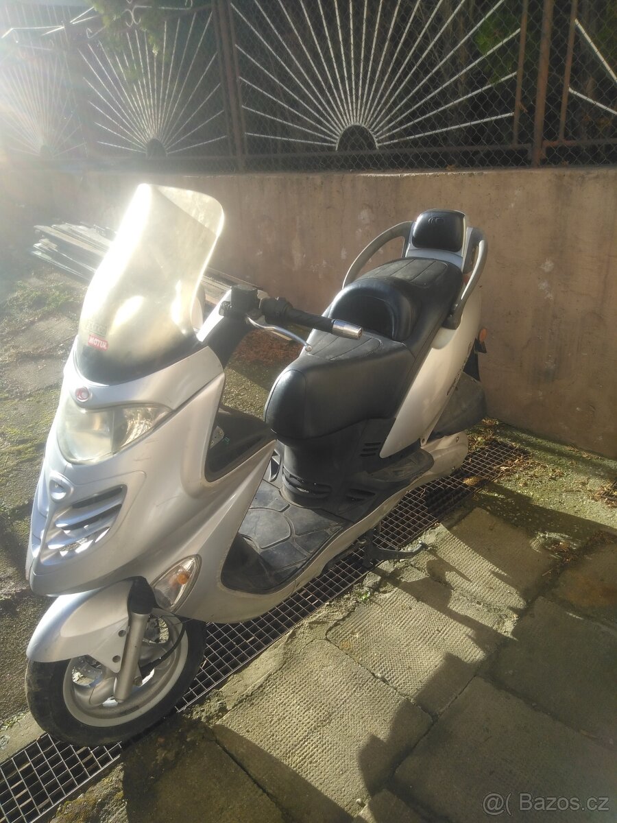 Skútr KYMCO Dink 250 - 2