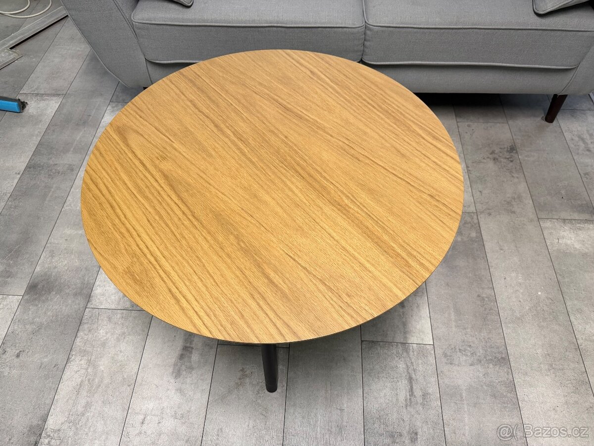 Prodám kulatý konferenční stolek – dekor dub, černé nohy - 2