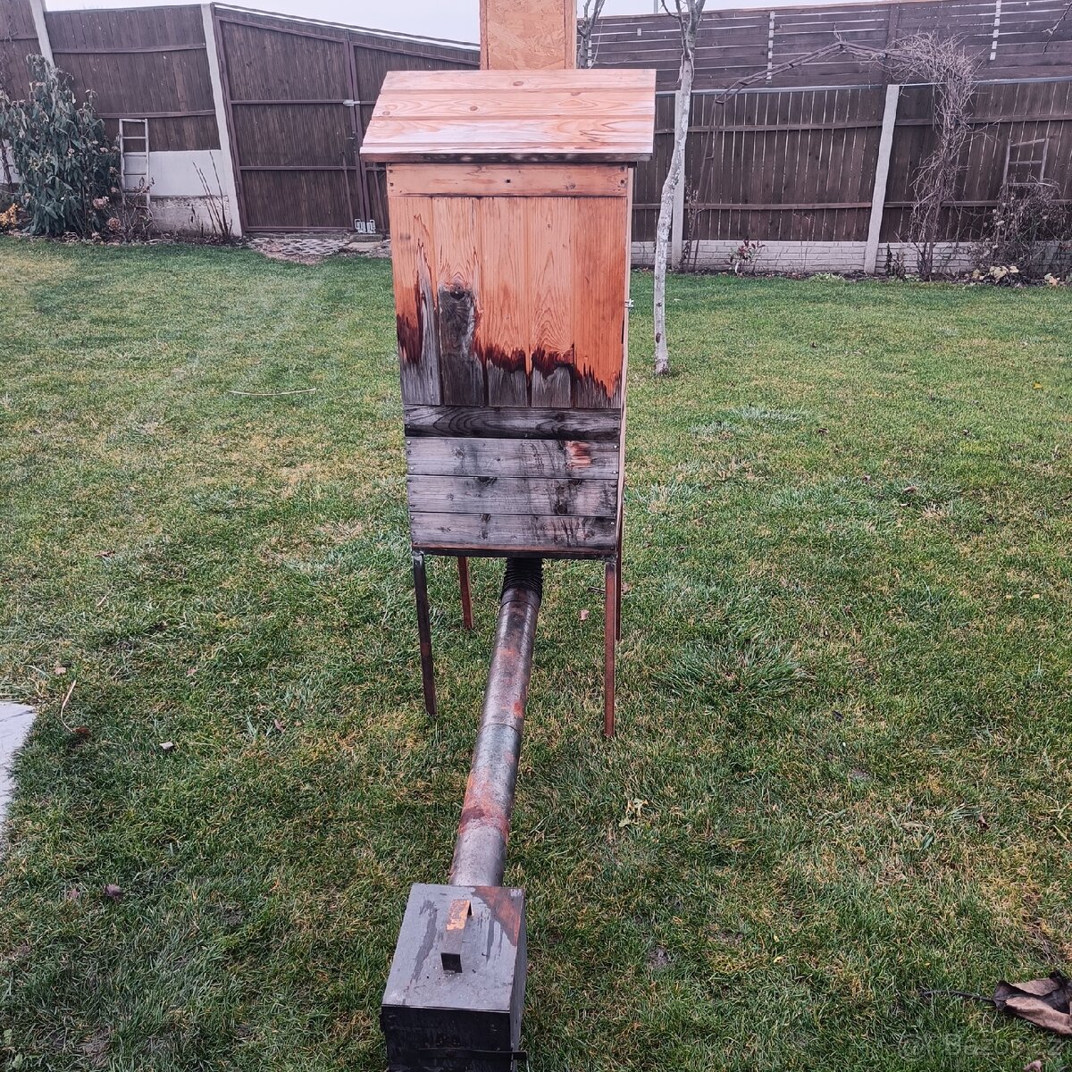 Dřevěná udírna - 2