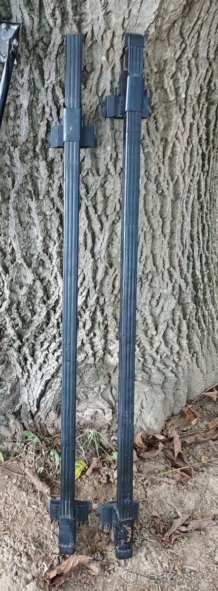 Dva střešní nosiče kol s příčníky - 2