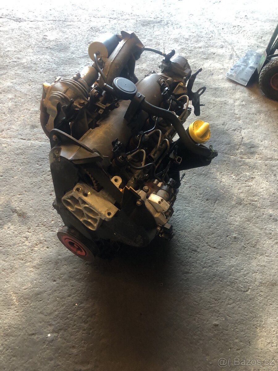 RENAULT TRAFIC 1.9DCi-74Kw———-MOTOR - 2