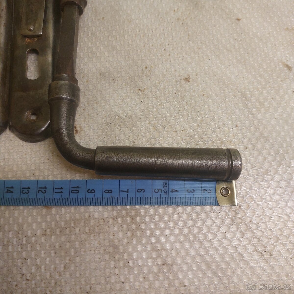 Staré kliky a štítky- kovové. - 2