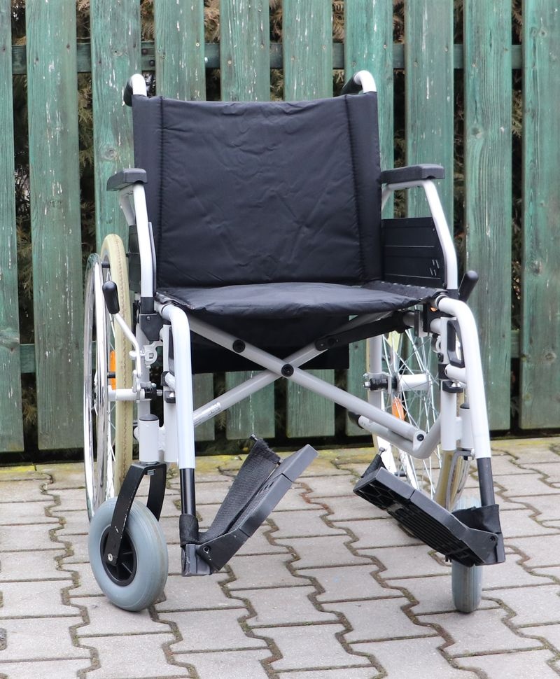 081-Mechanický invalidní vozík B+B. - 2