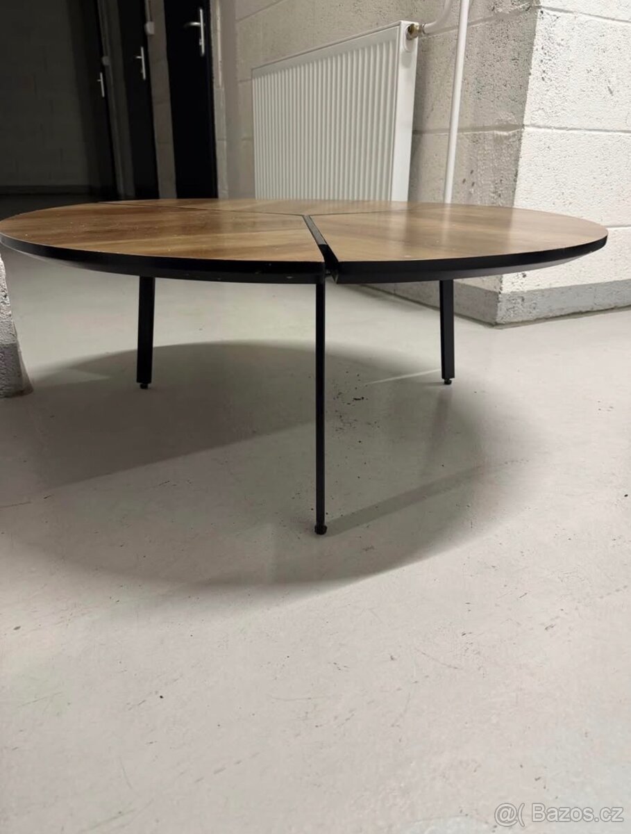 Konferenční stolek - 2