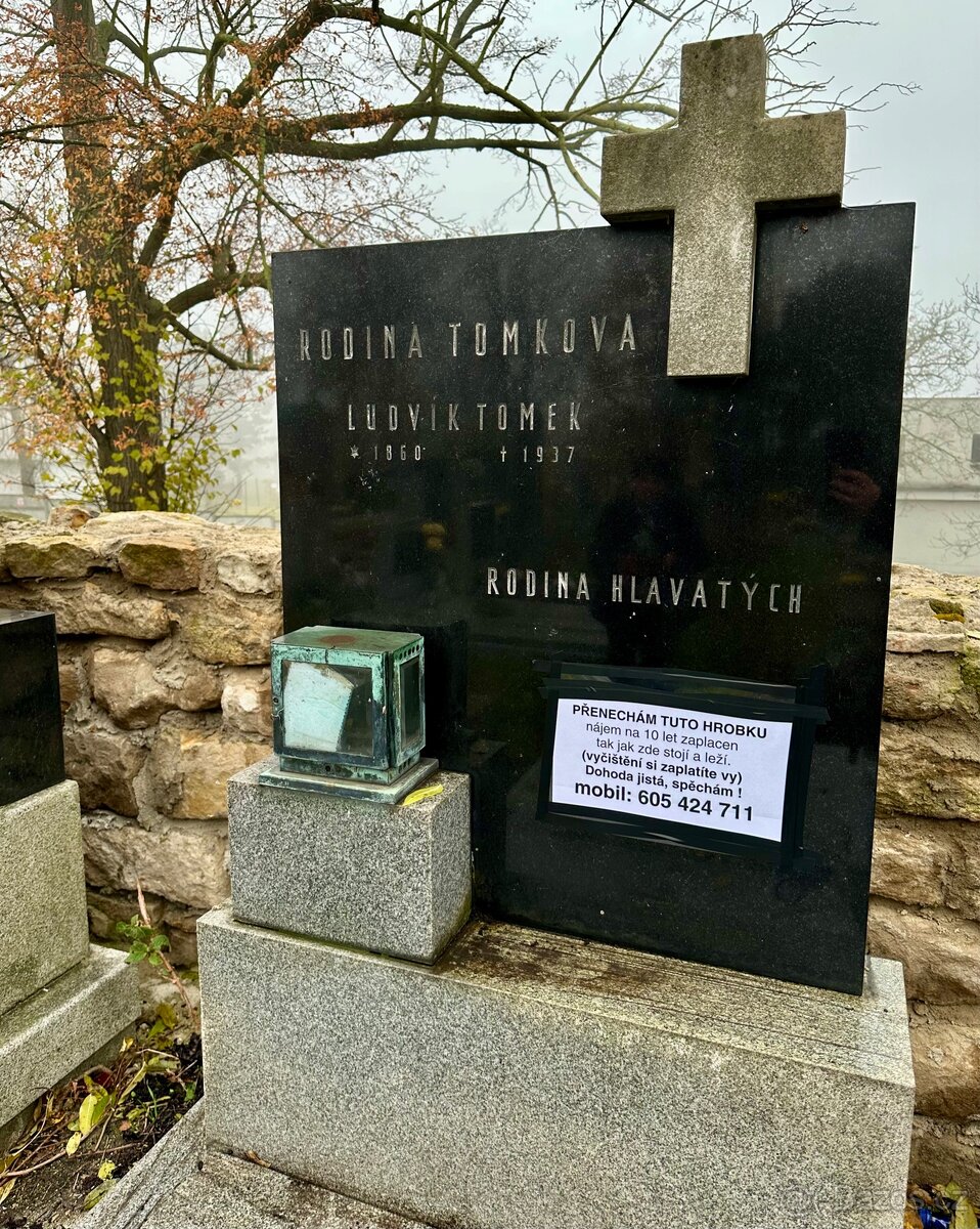 Hrobka v Kostelec nad Labem,přenechám - cenu nabídněte. - 2