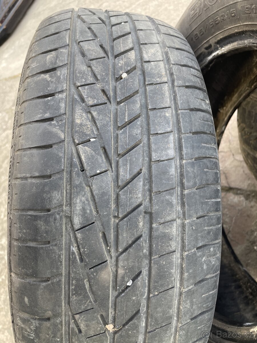 Pneu 195/65 r15 - 2
