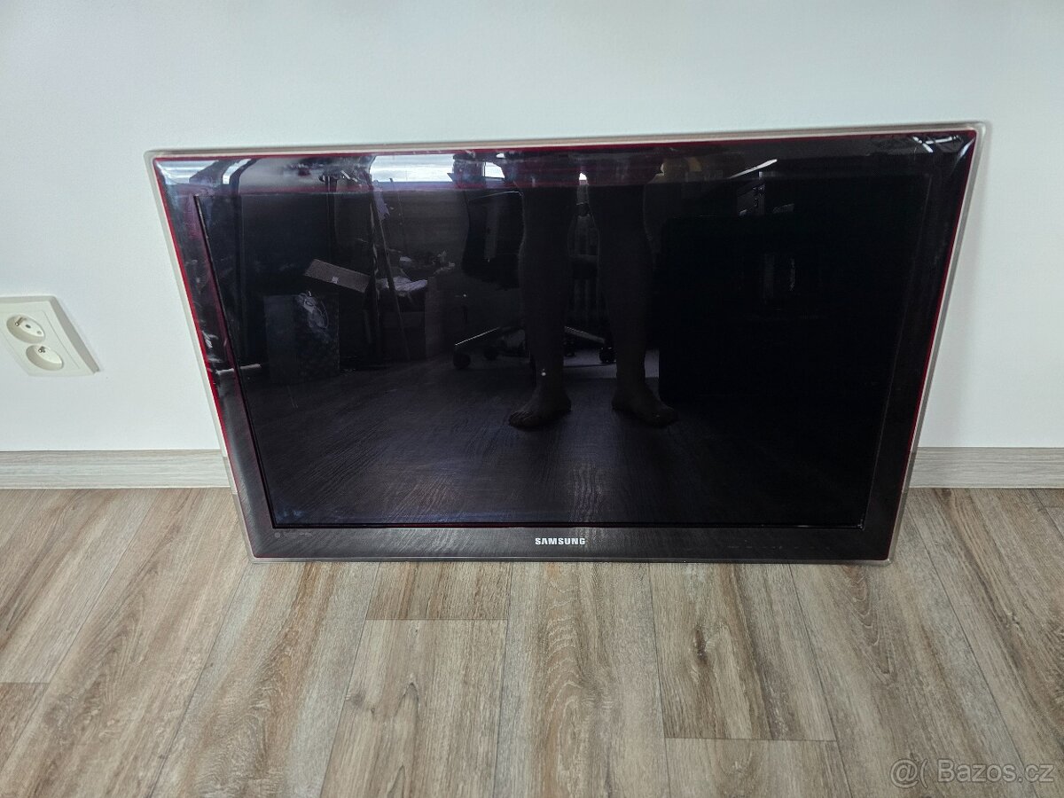 32" LED TV Samsung UE32C5000 - 2