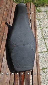 Sedlo Suzuki V-Strom 800DE - 2