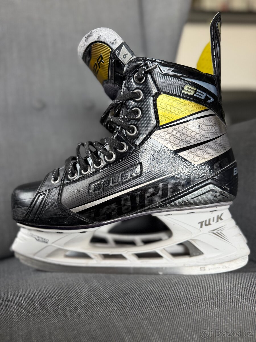 Brusle Bauer Supreme S37 vel. 9 SR - 2