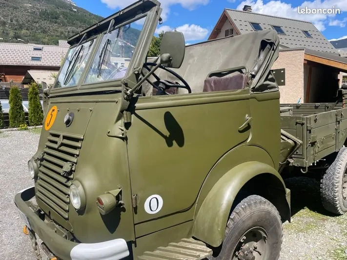 Vojenský speciál Renault R2067 4x4 - 2