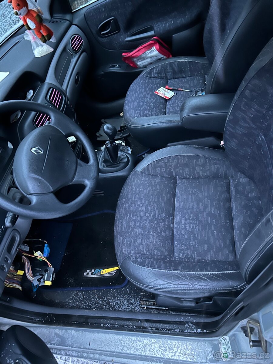 Díly z Megan 2x - 2