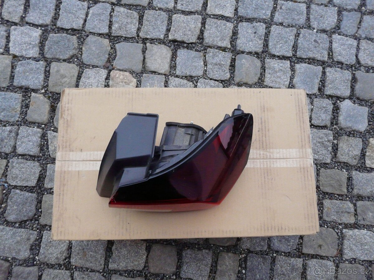 OPEL CORSA F ZADNÍ PRAVÉ SVĚTLO - 2