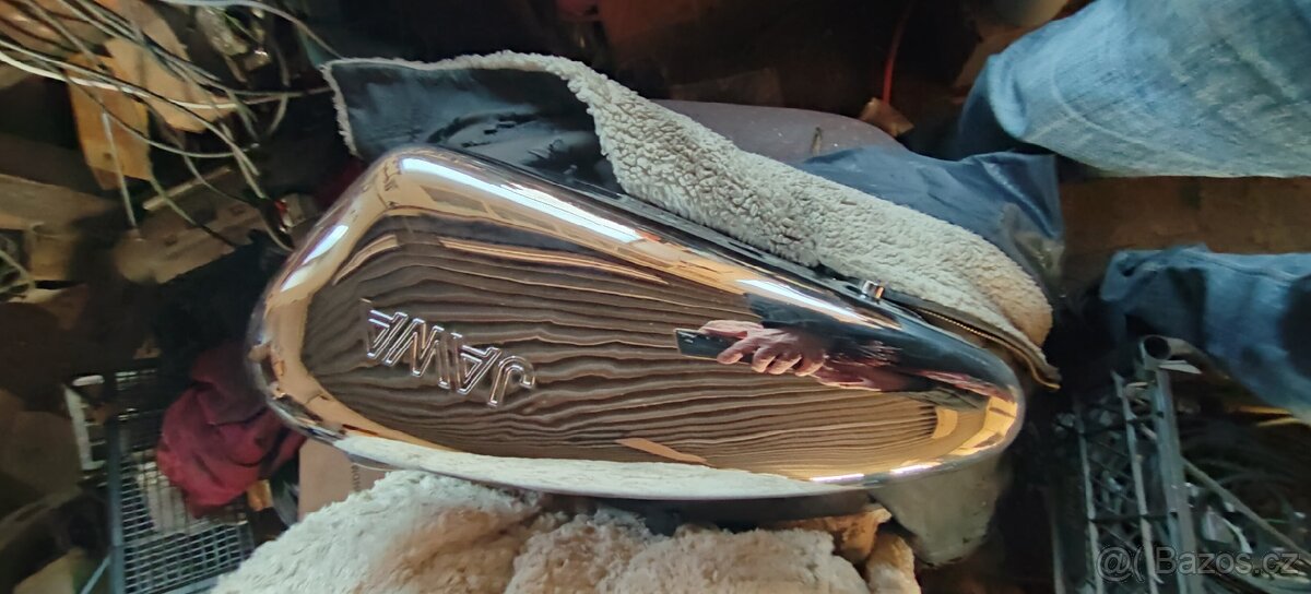 Překrásnou nádrž na Jawu 175 special - 2