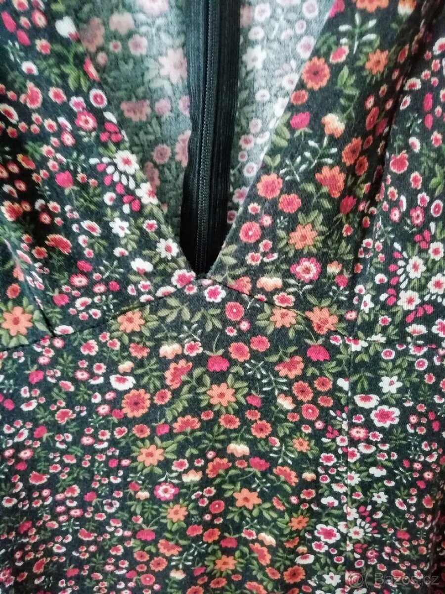 Něžné, letní šaty, přírodní materiál zn. Stradivarius, M - 2