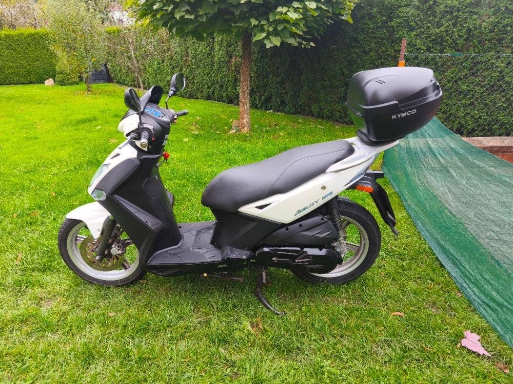 Kymco Agility City 125 (2015) 18 tis.km, kufr, po servisu - 2