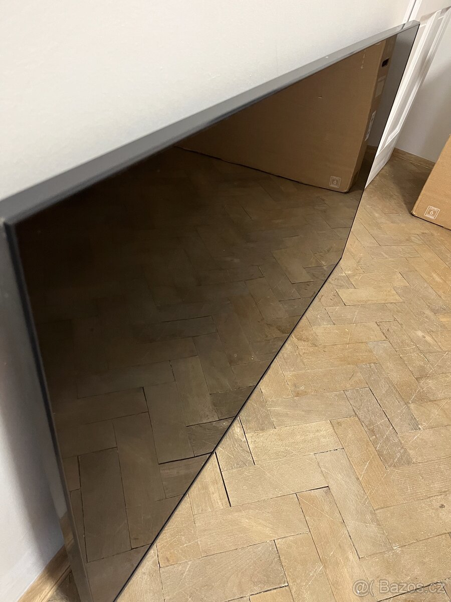 Samsung AU7100 55 palcu - 2