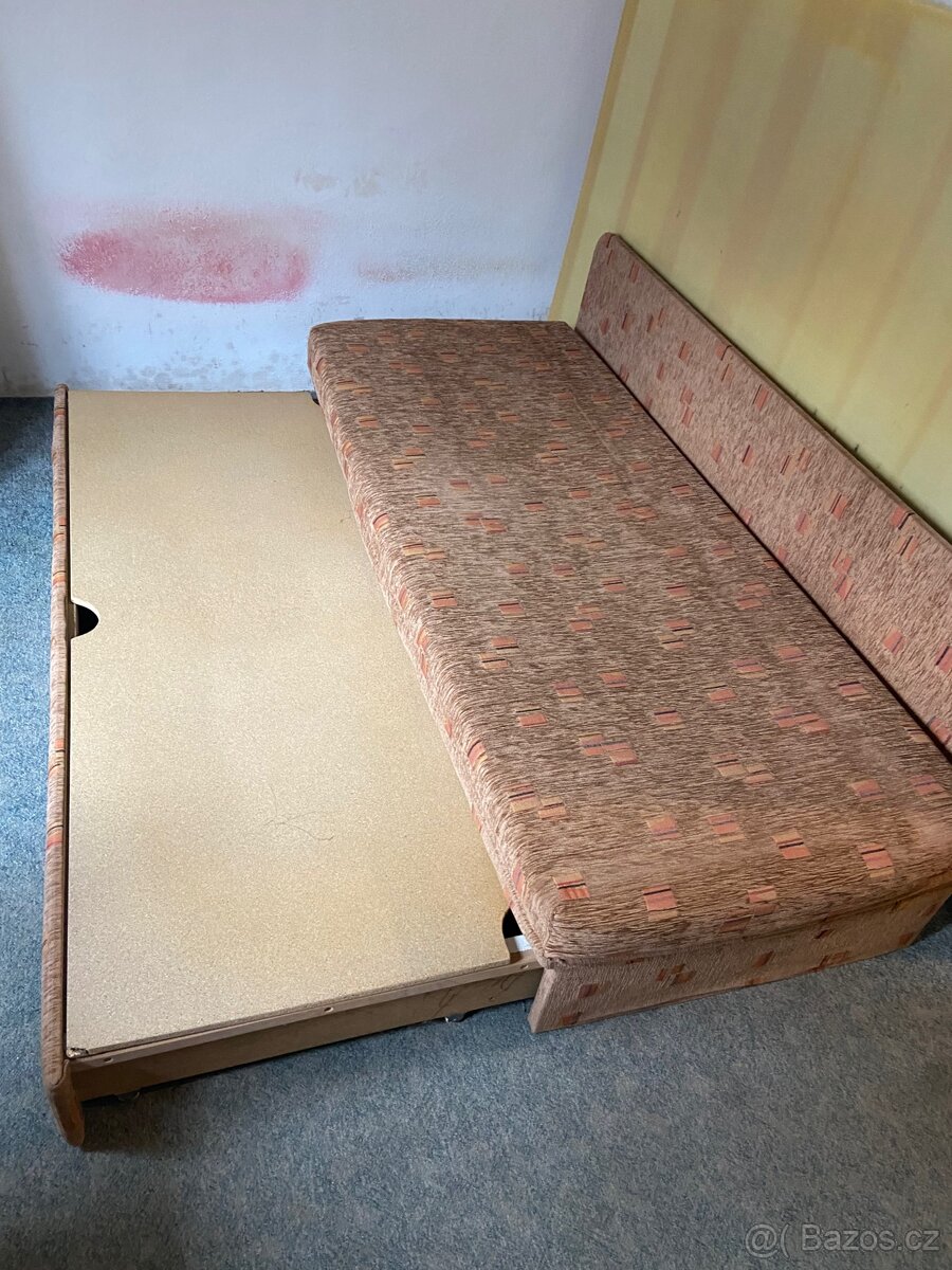 Rozkládací gauč - 2