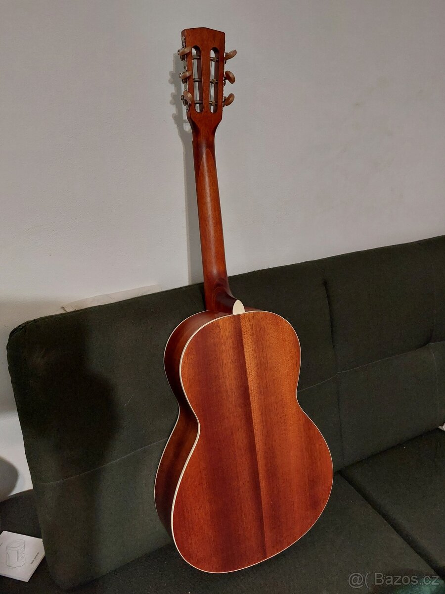 Akustická kytara Cort - 2