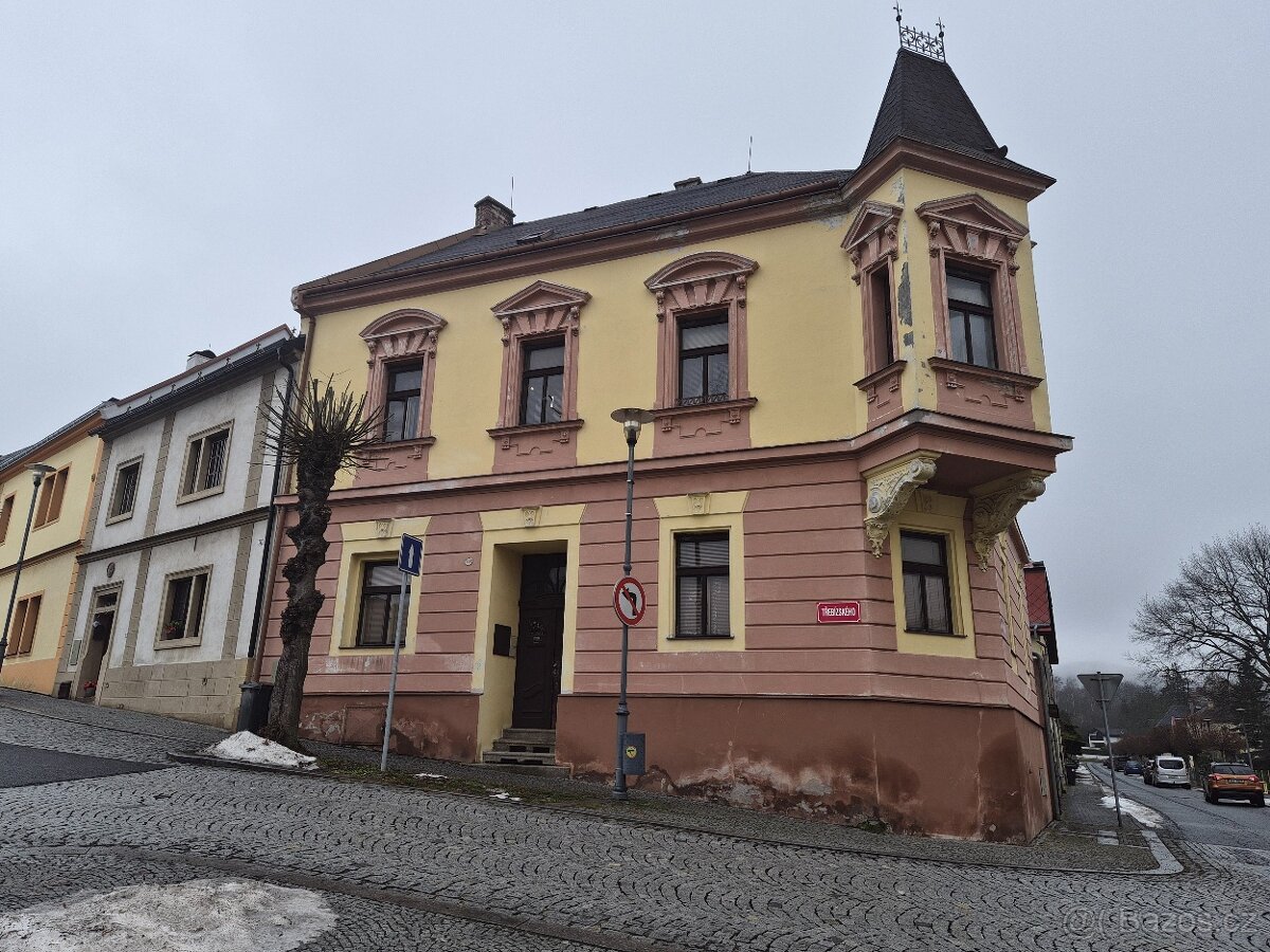 Prodej dvougeneračního domu v Klášterci nad Ohří - 2