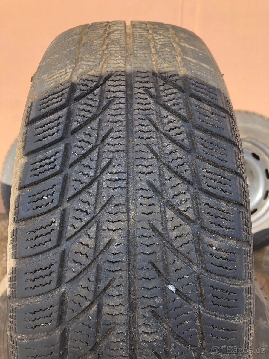 Zimní pneu 185/60/15 - 2