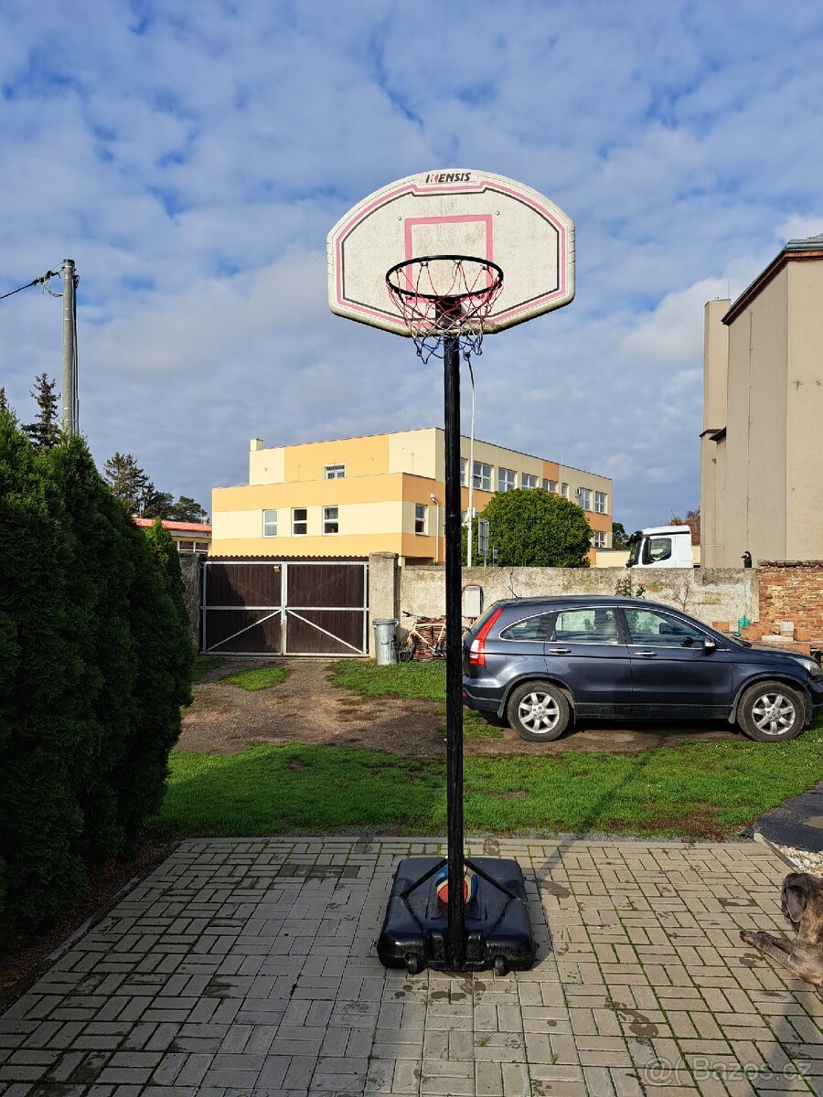 Basketbalový koš s míčem - 2