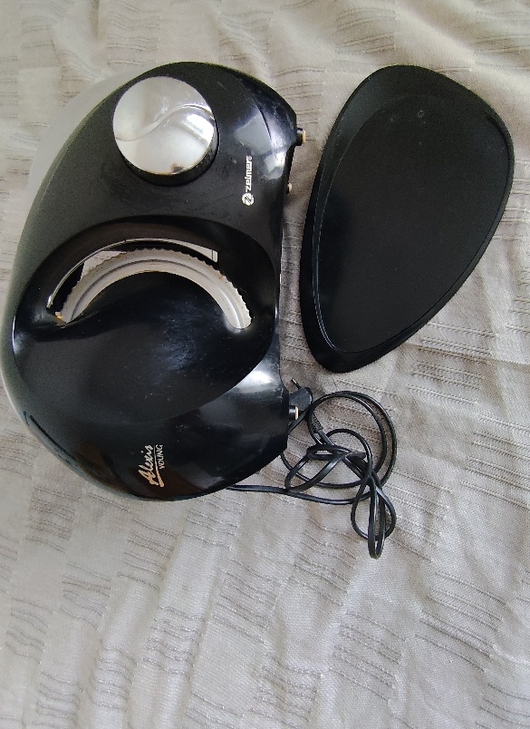 Kráječ na chléb a uzeniny Zelmer, černý - 2