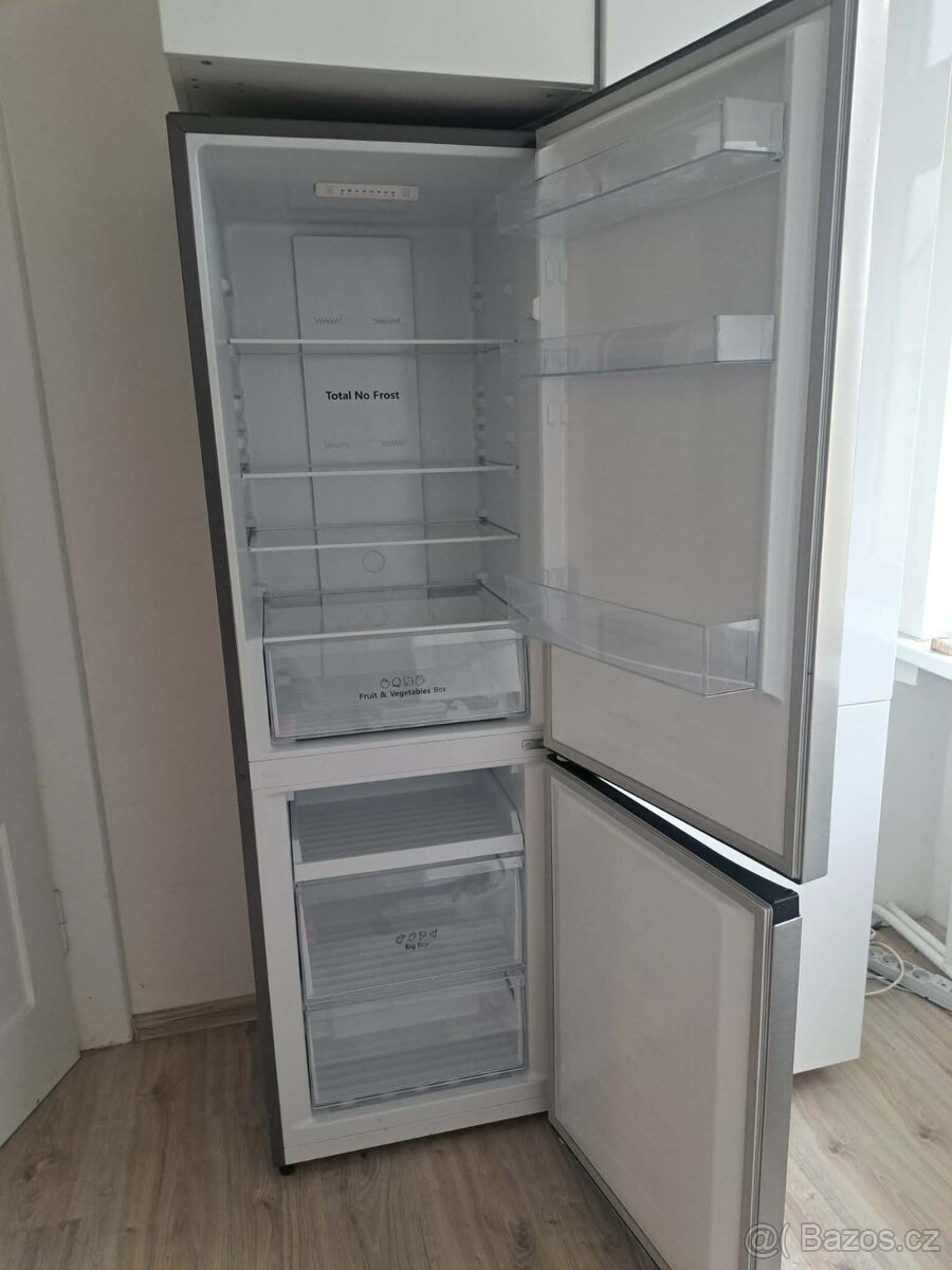 Lednice s mrazákem HISENSE RB390N4AC2 - 2