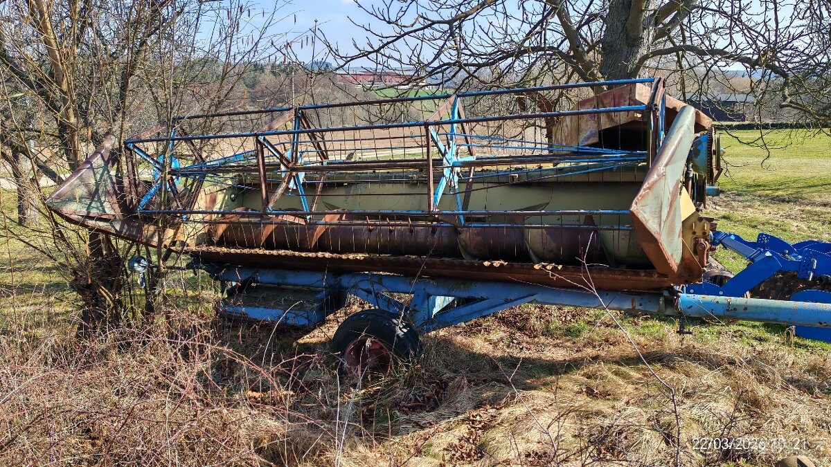 Kombajn E 512 na náhradní díly. - 2