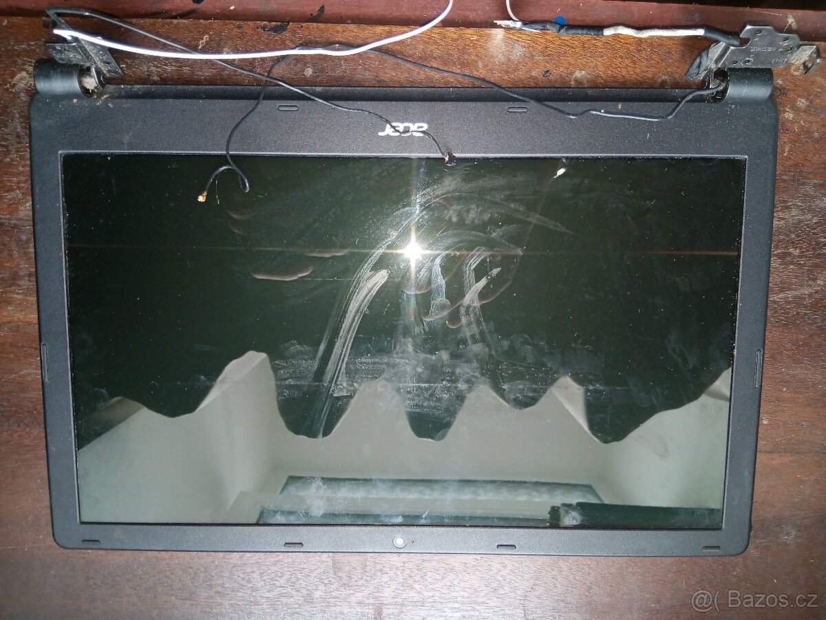 acer E1 Monitor - 2