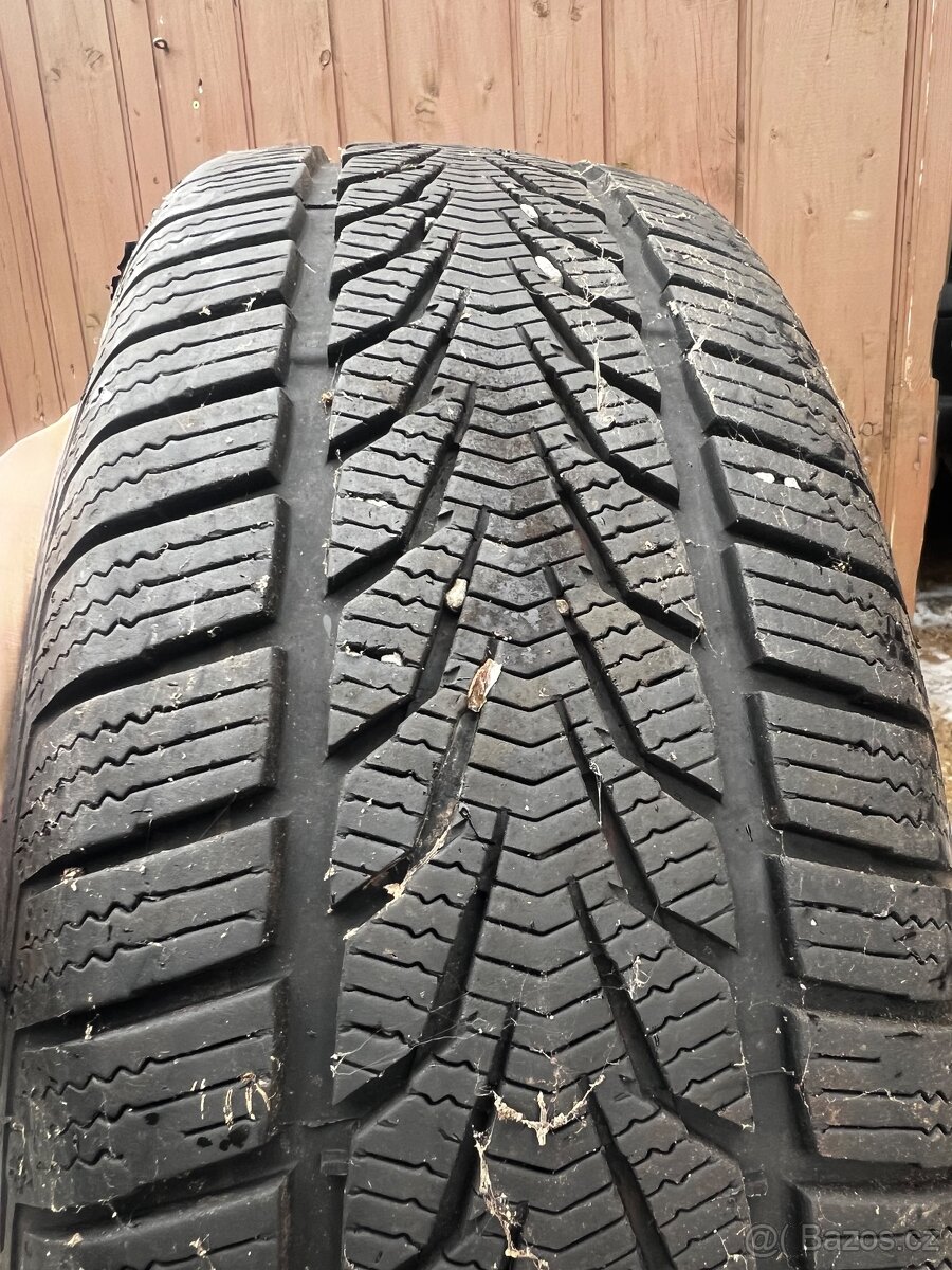 Pneu 195/65 R15 - 2