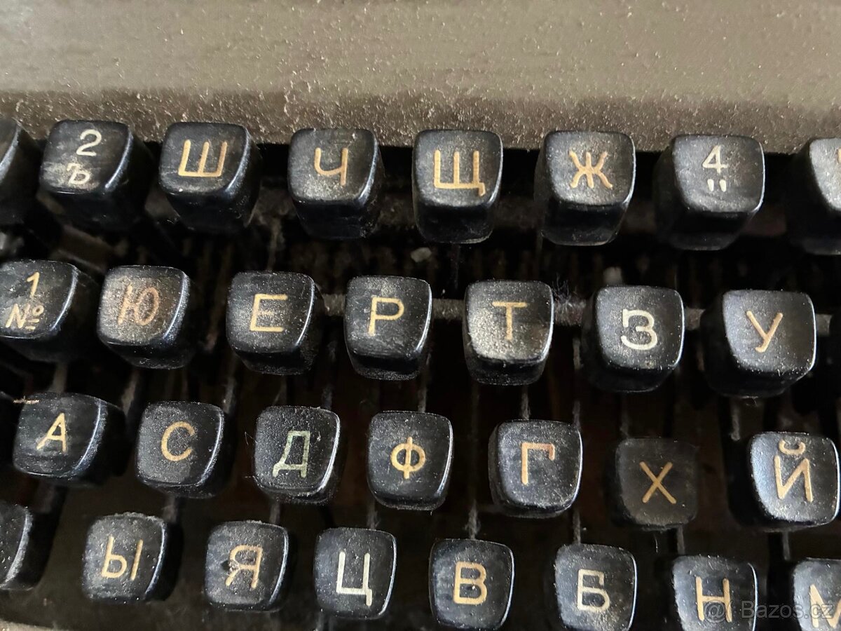 Starý psací stroj - 2