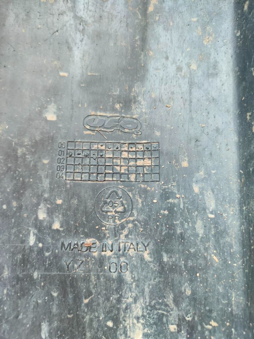 Predni blatník Ufo plast - 2