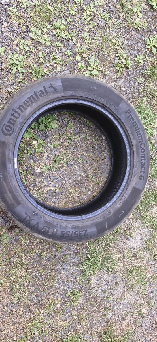 Letni pneu Continental 235/55/19 - 2