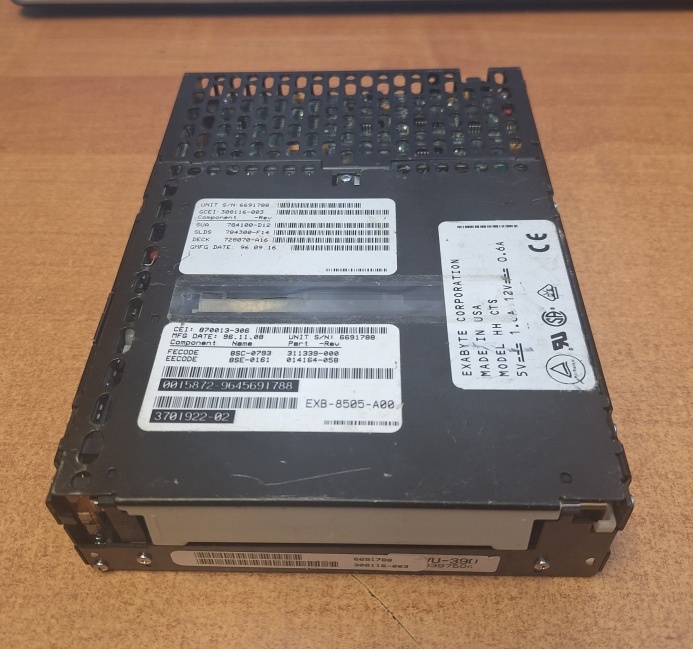 Pásková záložní mechanika Exabyte - 2