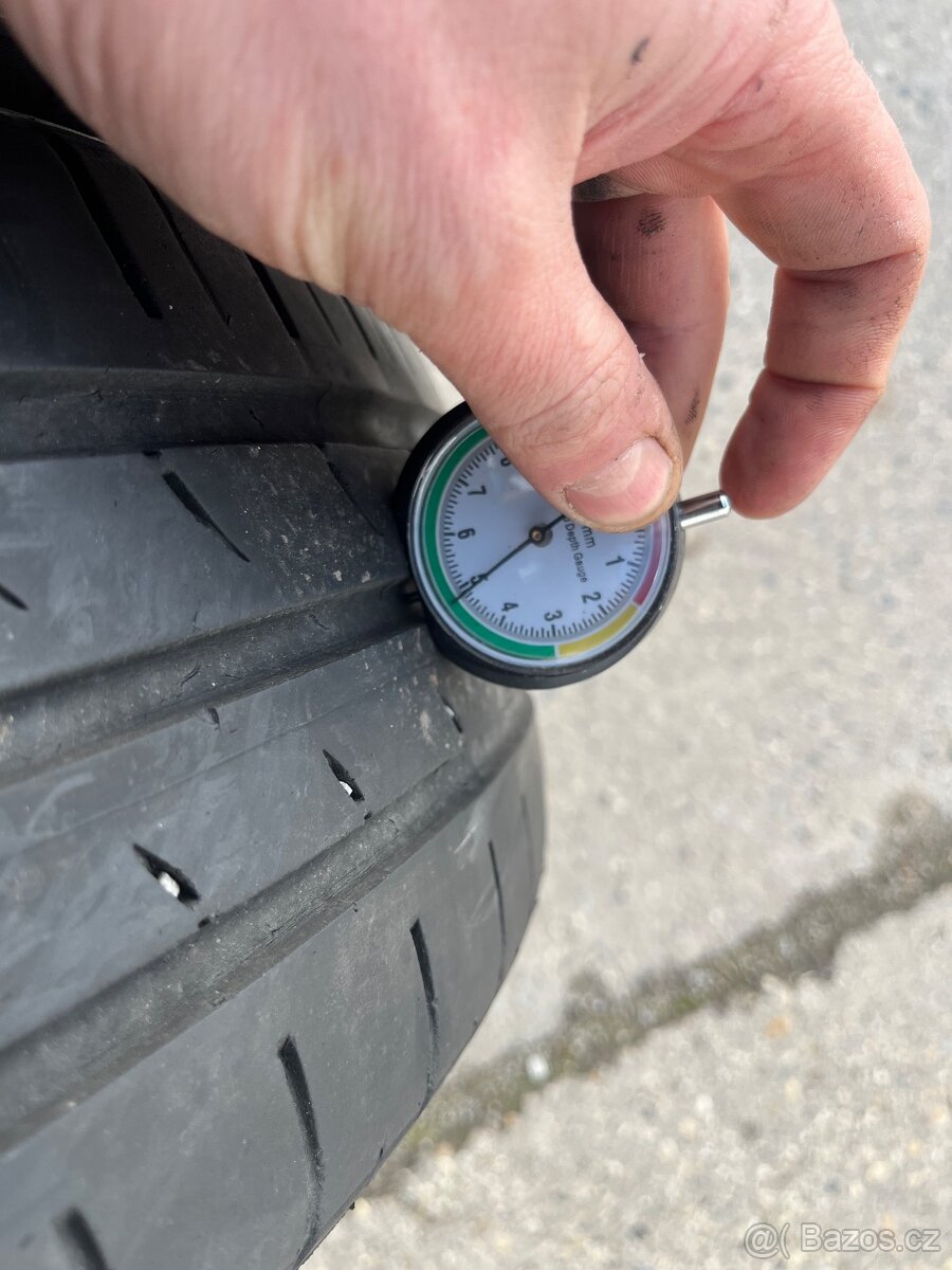 Pneu 185/65/15 - 2
