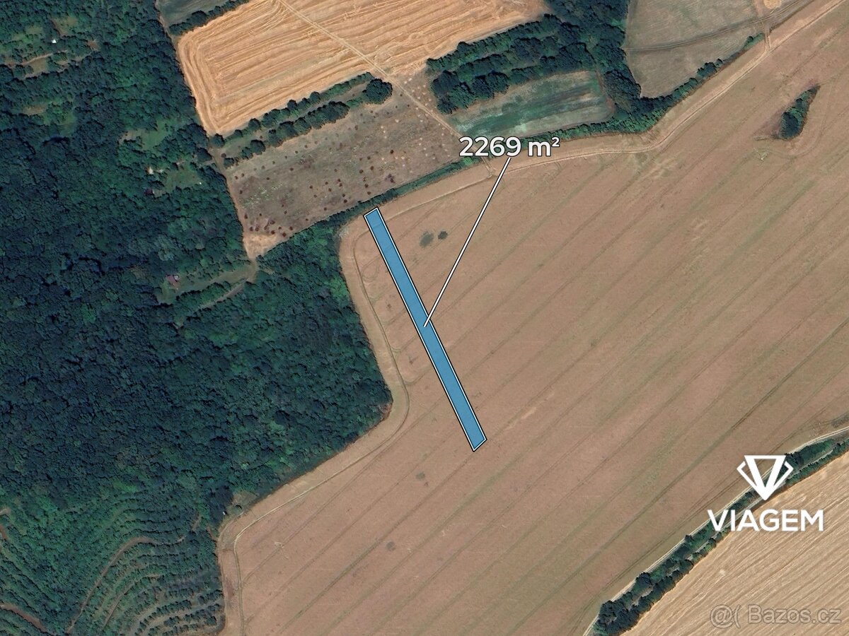 Pole 2 269 m² - 2
