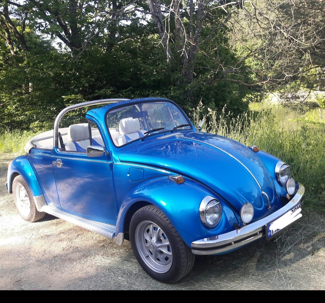 VW Beetle Cabrio - 2