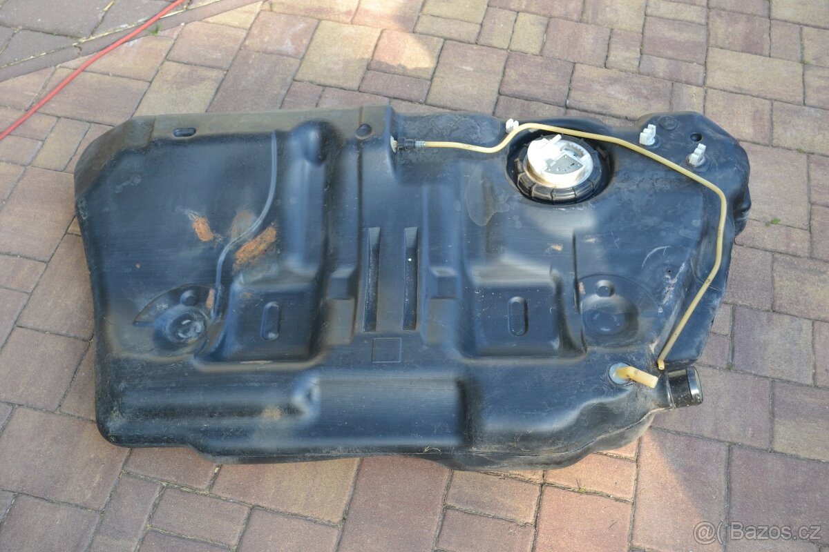 motor a převodovka Peugeot 1.8 i 8 ventil 1 vačka r.v. 99 - 2