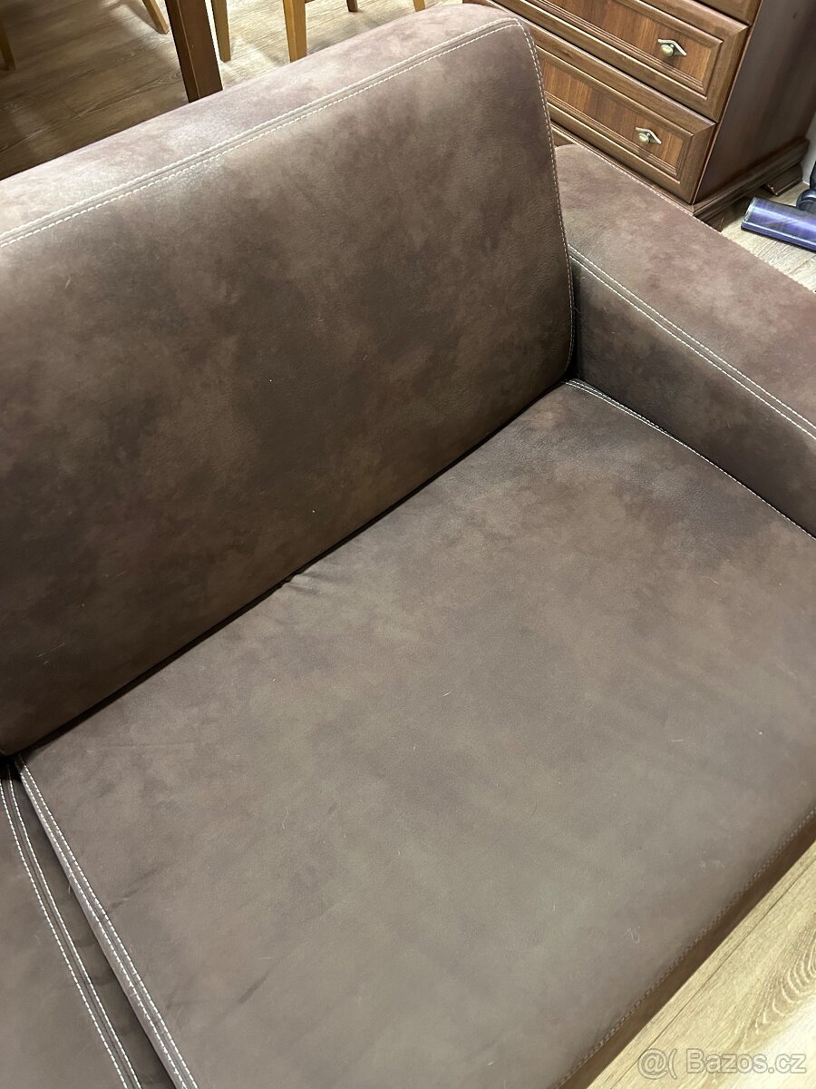 Hnědá pohovka rozkládací - 2