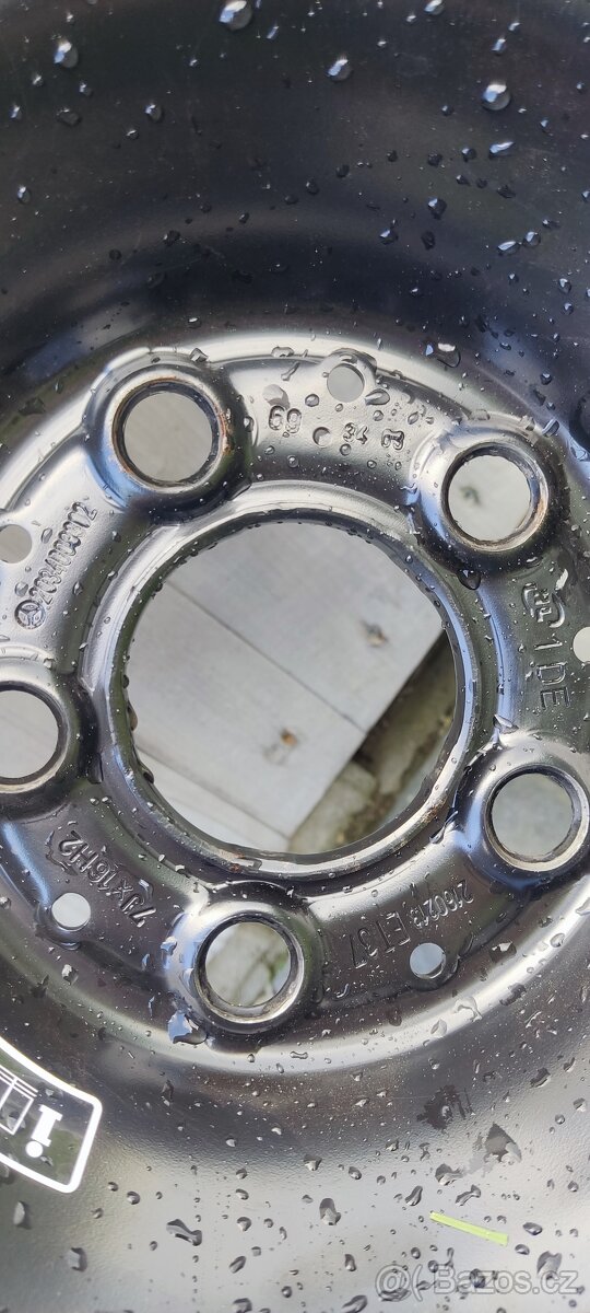 Continental 205/55/16 na plechovém disku - 2