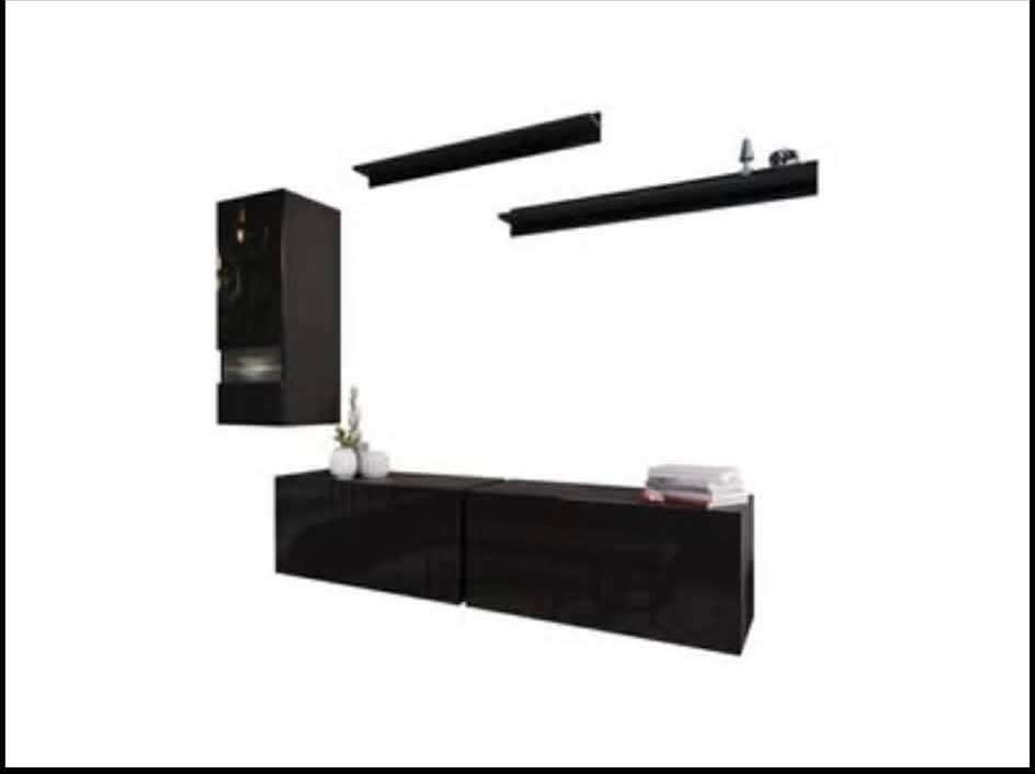 Nová obývací stěna - ještě zabalená - 2