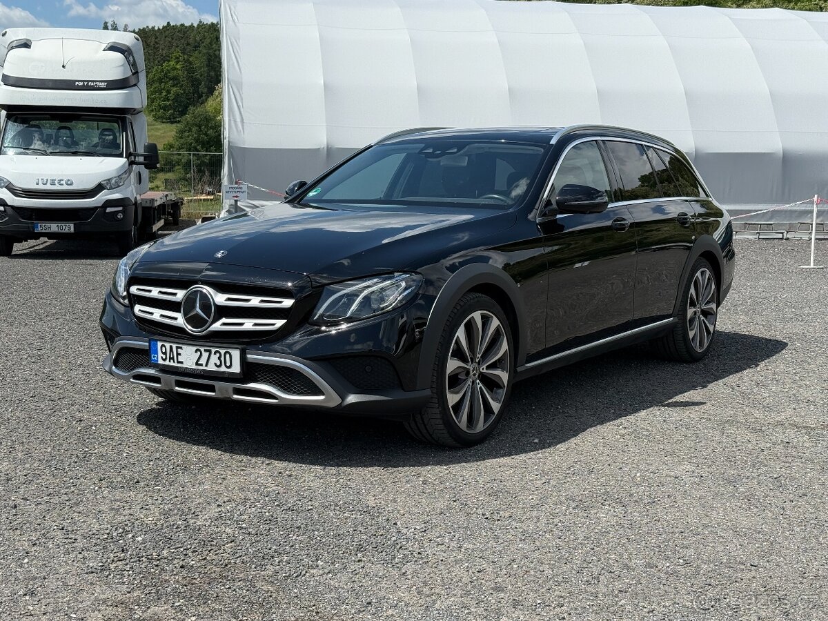 Mercedes-Benz Třídy E, 220 d 4MATIC AllTerrain - 2