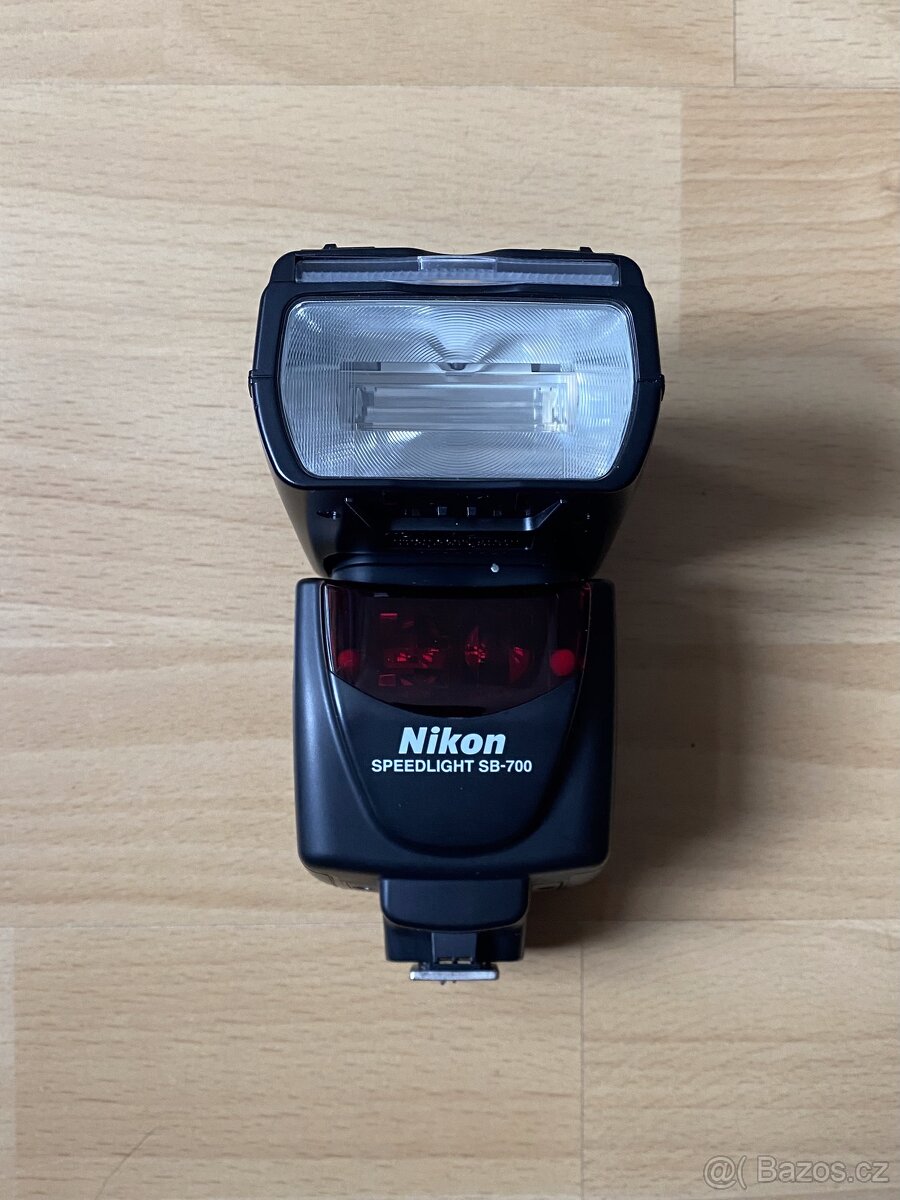 Nikon Speedlight SB-700 - 2