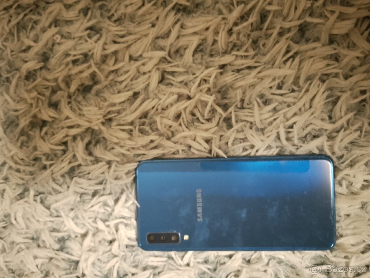 Samsung Galaxy A7 (2018) - 2