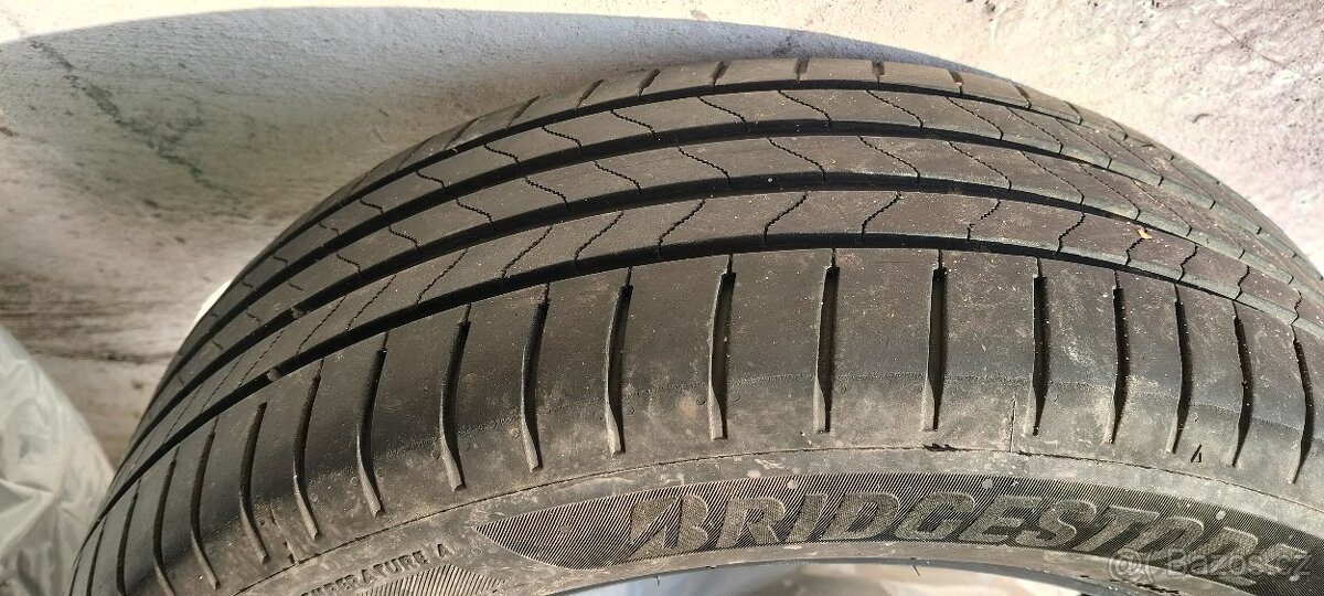 Bridgestone 205/55R17, 95V, E4 - 2